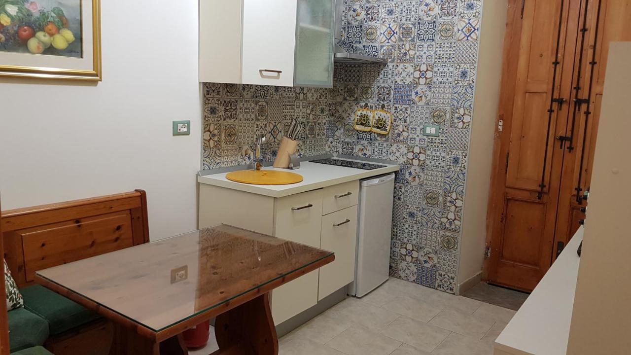 Amanda'S Dream Apartment Taranto Exterior photo